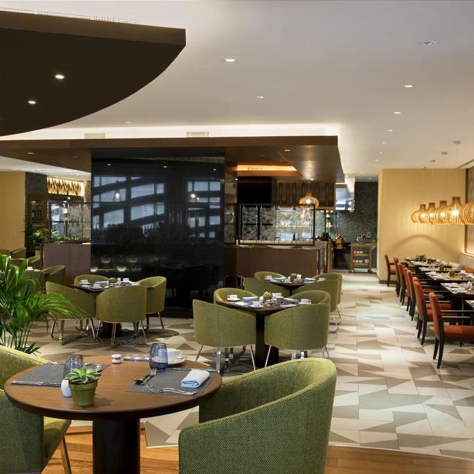 2018 أثاث مطعم الفندق طاولات وكراسي أثاث خشبي فاخر للمقهى
