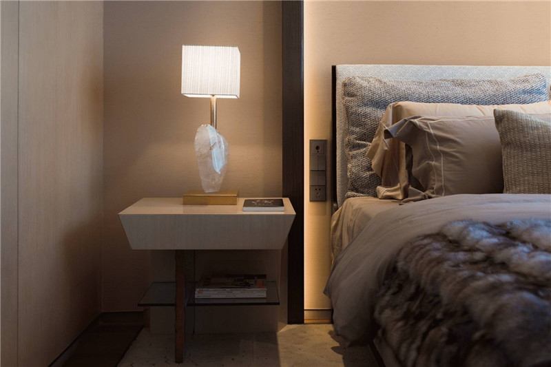 ee9486c0-9d0e-11e7-afbe-7baf3bf8d815