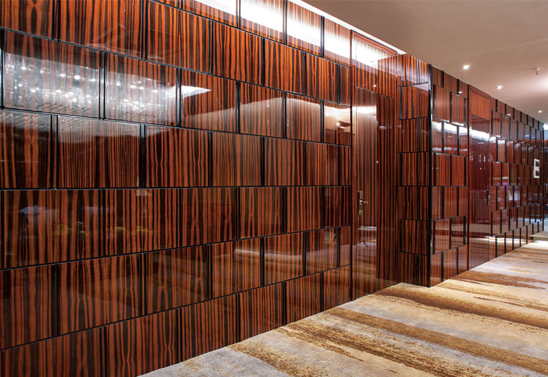 لوحة الحائط الخشبية المنحوتة المزخرفة على الطراز الصيني لتزيين جدران ردهة الفندق