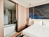 أثاث الشقق الفندقية الحديثة بحجم كينغ اللوح الأمامي سرير خشبي حزم أثاث غرفة الفندق