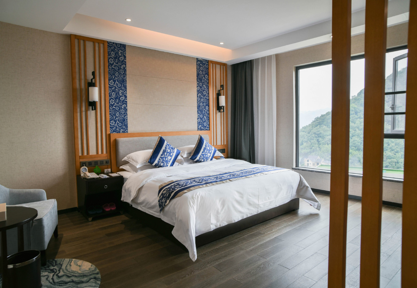 CoUBGV2rchaAVVaAABphysOA9oY18