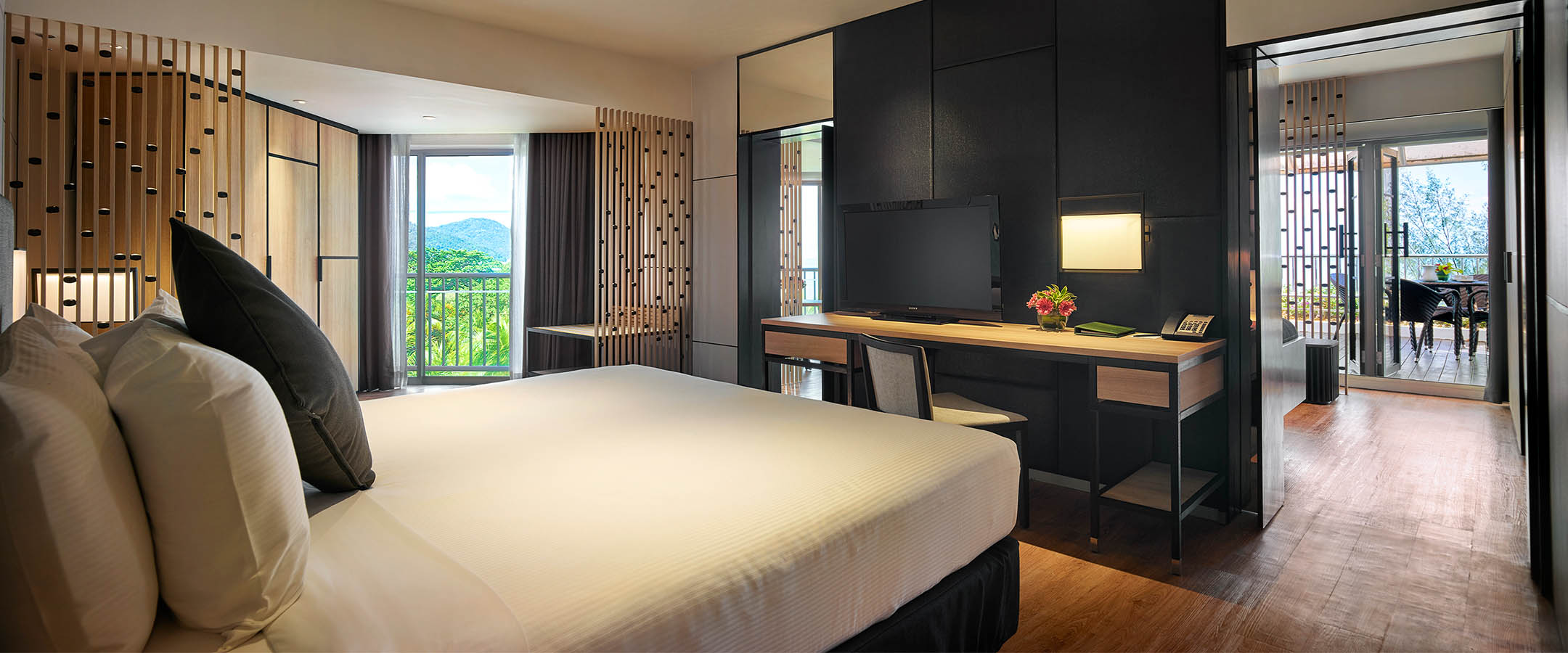 prpen-08-Premier-Seaview-Suite-hero-1