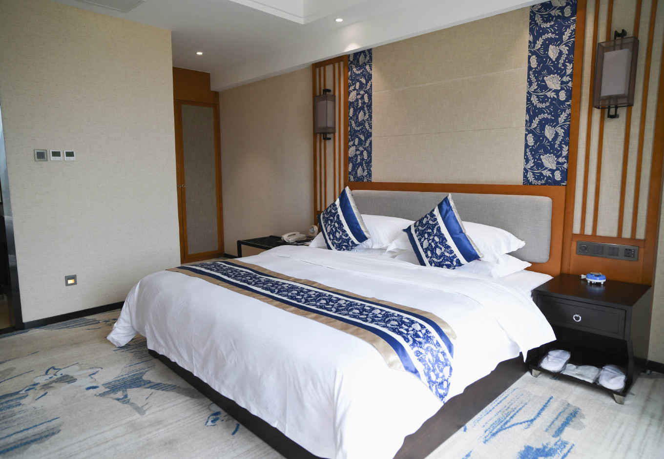 CoUBGV2rcUaAZennaABuHo3Fu-AU47